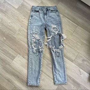 American Eagle Ripped Mom Jeans Size 0